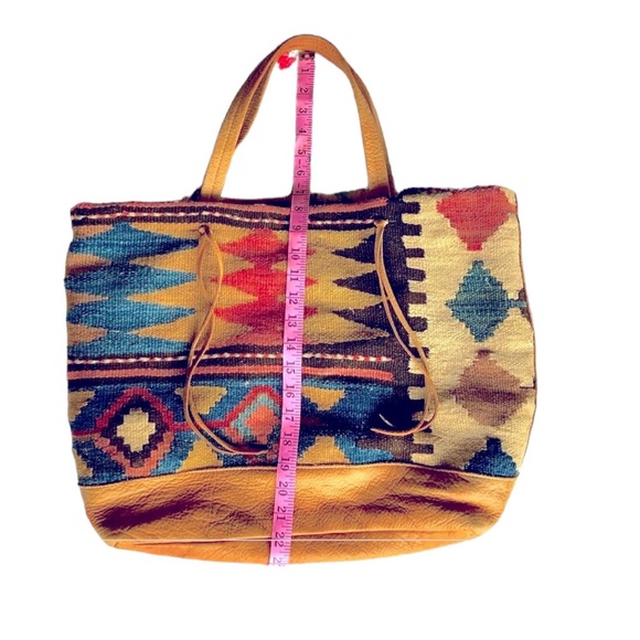 Tylie Malibu Oversized Aztec Leather Upcycled Textile Leather Oversize Weekender - Picture 7 of 8